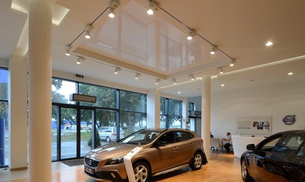 Oświetlenie salonu samochodowego Volvo Białystok wg arch. Jolanty Szemiot