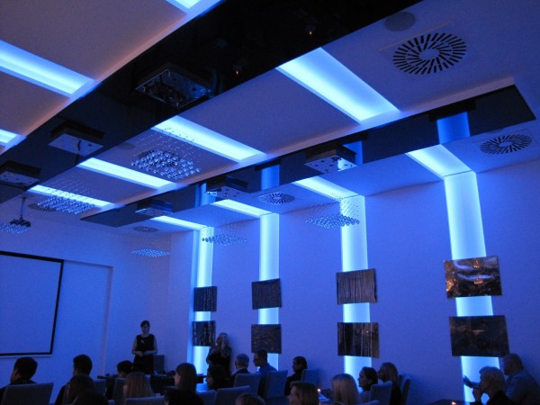Oświetlenie sali bankietowej w Kurianach wg. arch. Moniki Gudewicz